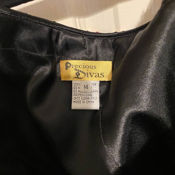 Dress - Picture 2 of 9